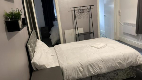 Great House 5 Min walk 2 Beach best locations in Blackpool